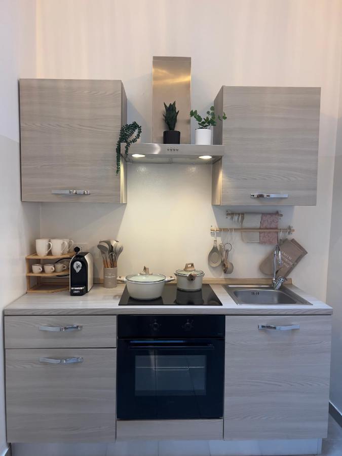 Апартаменты Regina Milano In Porta Romana 3 - Sky Tv, Wifi & Breakfast Box Экстерьер фото