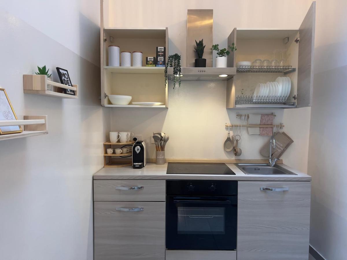Апартаменты Regina Milano In Porta Romana 3 - Sky Tv, Wifi & Breakfast Box Экстерьер фото
