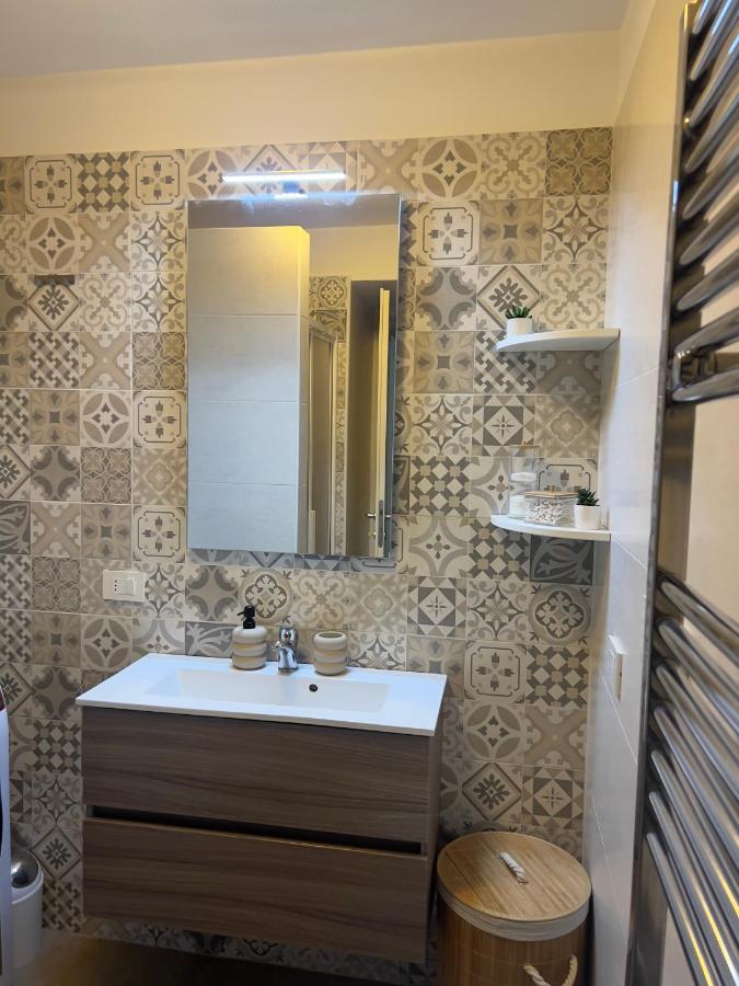 Апартаменты Regina Milano In Porta Romana 3 - Sky Tv, Wifi & Breakfast Box Экстерьер фото